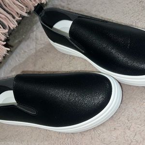 Black casual shoes